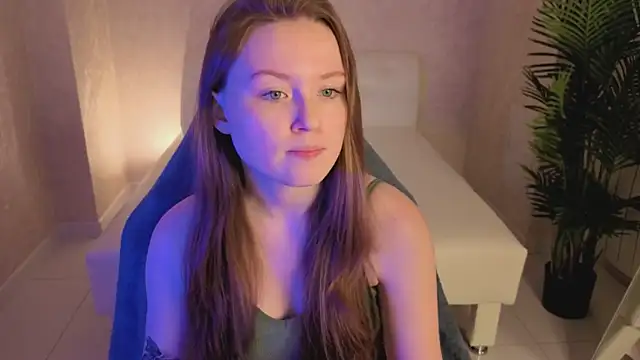 Snapshot of SirenaBlessing chatting on 12/16/25, 05:28 SirenaBlessing online show from 12/16/25, 05:28