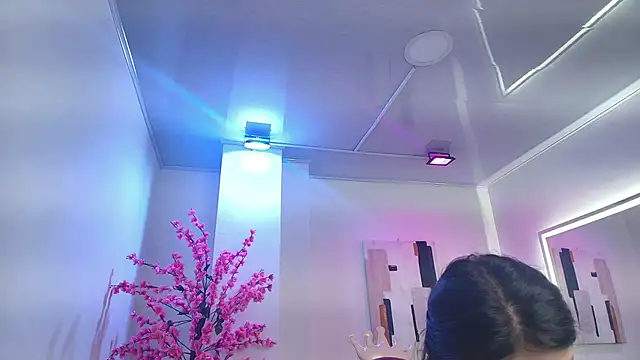 Gabriela milani online show from 11/18/25, 11:24