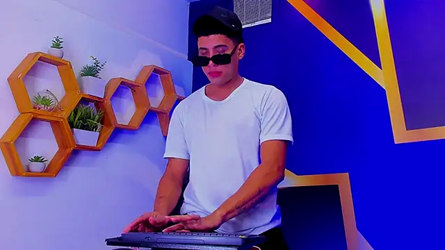 The Boy King online show from 10/22/25, 02:05