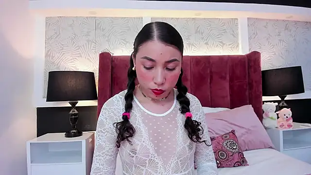 Snapshot of IvonnyCooper chatting on 10/13/25, 12:56 IvonnyCooper online show from 10/13/25, 12:56