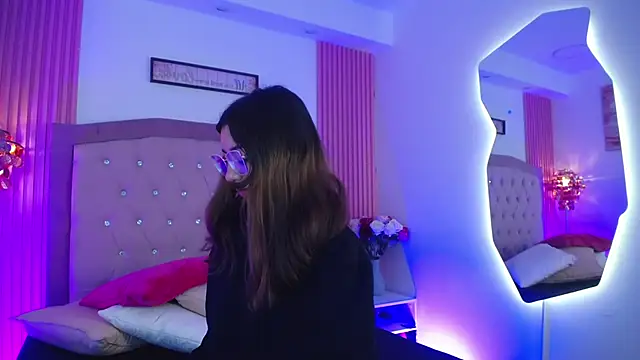 MarinetteLux online show from 03/20/26, 07:48