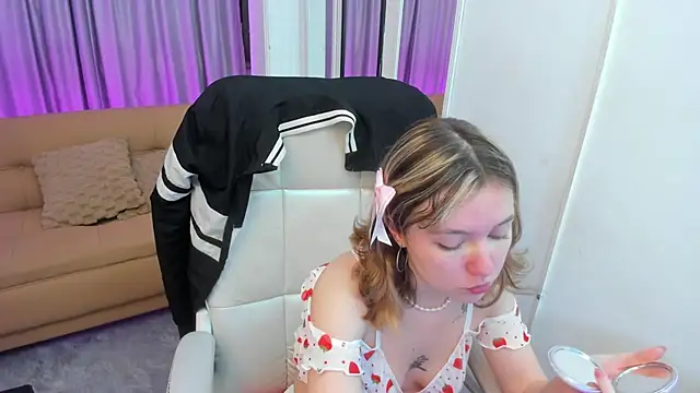 Lucia Copper online show from 11/17/25, 12:31