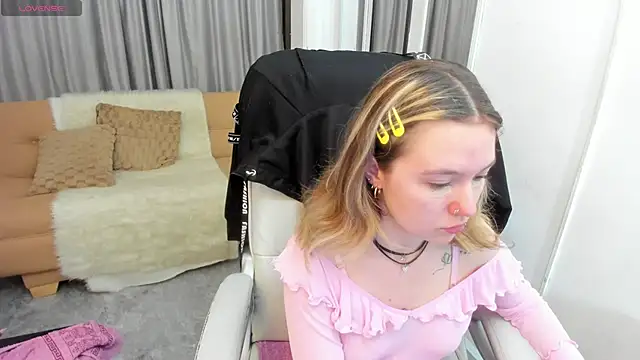 Lucia Copper online show from 12/16/25, 12:09