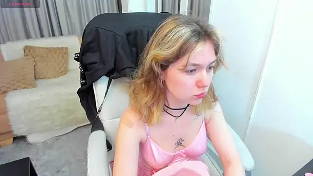 Lucia Copper online show from 12/15/25, 12:00