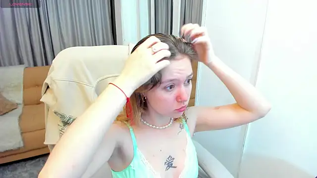 Lucia Copper online show from 12/18/25, 11:58