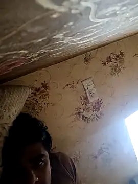 Snapshot of puneriboy32 chatting on 11/17/25, 02:26 puneriboy32 online show from 11/17/25, 02:26