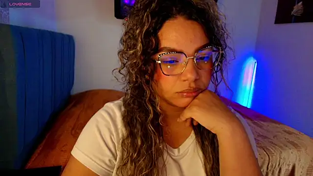 scarlet queen   online show from 10/30/25, 02:32