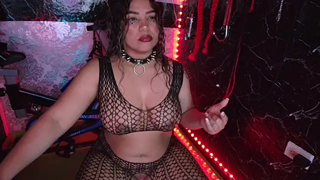 scarlet queen   online show from 12/15/25, 08:36