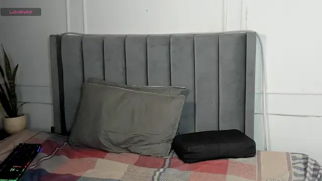 luxuryheaven 8 online show from 10/14/25, 06:30