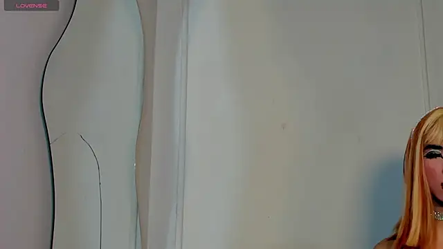 luxuryheaven 8 online show from 11/11/25, 03:34