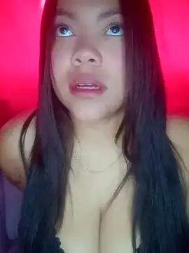 Snapshot of loren_g08 chatting on 11/05/25, 06:33 loren g08 online show from 11/05/25, 06:33