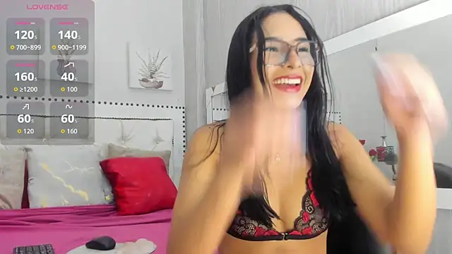 Luciaoregon online show from 03/03/26, 12:56