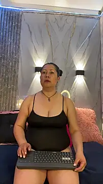 Marianasmitt online show from 10/24/25, 11:53