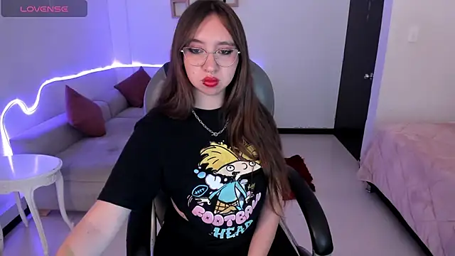 Scarlett  Cooper   online show from 11/10/25, 12:32