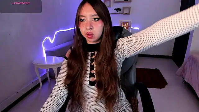 Scarlett  Cooper   online show from 11/06/25, 11:47