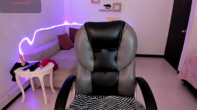 Scarlett  Cooper   online show from 11/07/25, 12:42