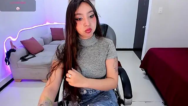 Scarlett  Cooper   online show from 11/28/25, 01:11