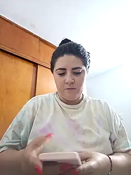 Snapshot of saraaa__ chatting on 10/02/25, 02:59 saraaa online show from 10/02/25, 02:59