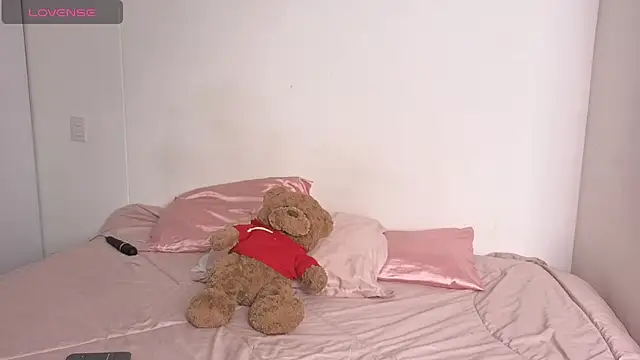 peach heart online show from 10/28/25, 03:22