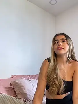 peach heart online show from 11/07/25, 04:33