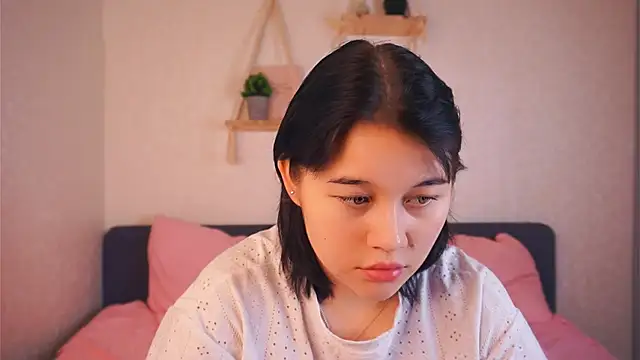 Snapshot of EviaVanveen chatting on 11/26/25, 07:41 EviaVanveen online show from 11/26/25, 07:41