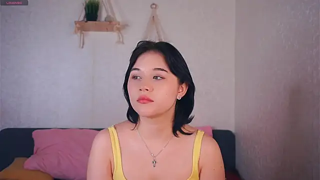 Snapshot of EviaVanveen chatting on 12/02/25, 07:43 EviaVanveen online show from 12/02/25, 07:43