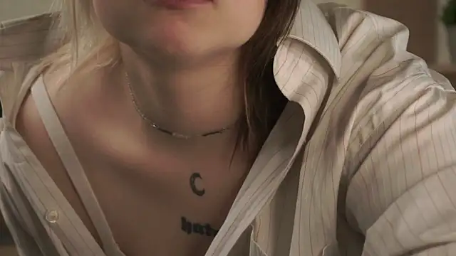 Snapshot of EviaVanveen chatting on 10/09/25, 07:31 EviaVanveen online show from 10/09/25, 07:31