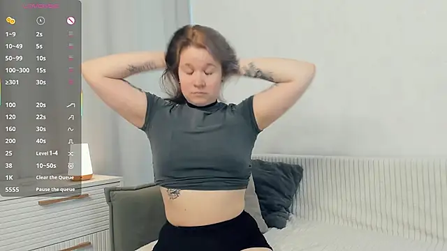 Snapshot of EviaVanveen chatting on 10/27/25, 07:20 EviaVanveen online show from 10/27/25, 07:20