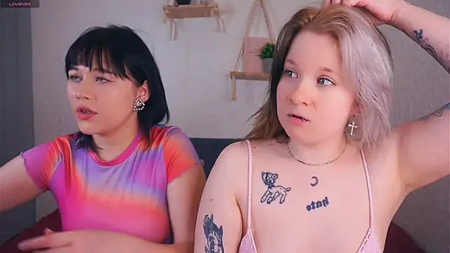 Snapshot of EviaVanveen chatting on 12/01/25, 07:31 EviaVanveen online show from 12/01/25, 07:31