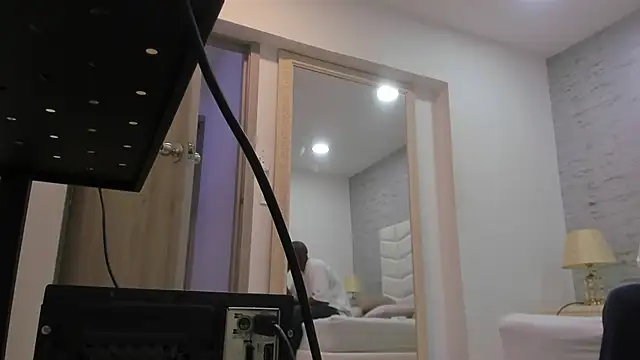 jax black online show from 11/01/25, 07:19