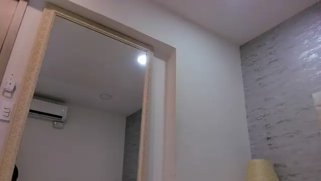 jax black online show from 12/05/25, 07:01