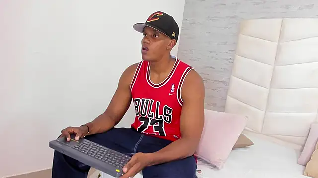 jax black online show from 10/21/25, 07:02