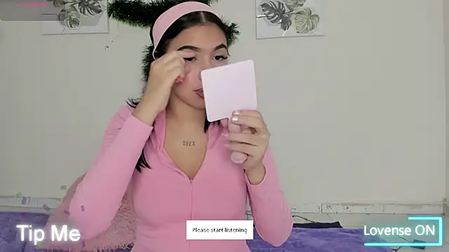 Ainoa Pink online show from 12/03/25, 12:37