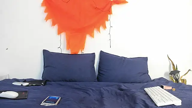 Ainoa Pink online show from 10/29/25, 08:08