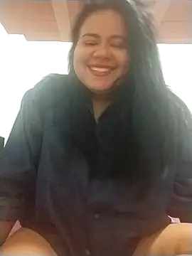 Snapshot of Tania_cruz_ chatting on 11/25/25, 04:02 Tania cruz online show from 11/25/25, 04:02