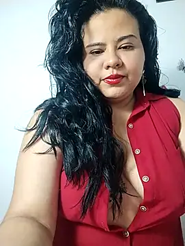 Snapshot of Tania_cruz_ chatting on 12/18/25, 04:17 Tania cruz online show from 12/18/25, 04:17