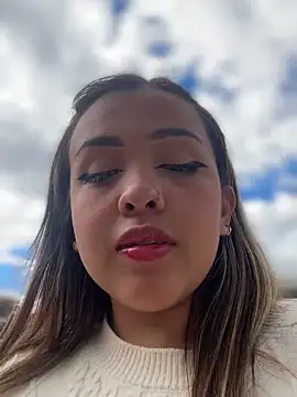 Snapshot of Aura_Kaiser chatting on 11/01/25, 07:52 Aura Kaiser online show from 11/01/25, 07:52