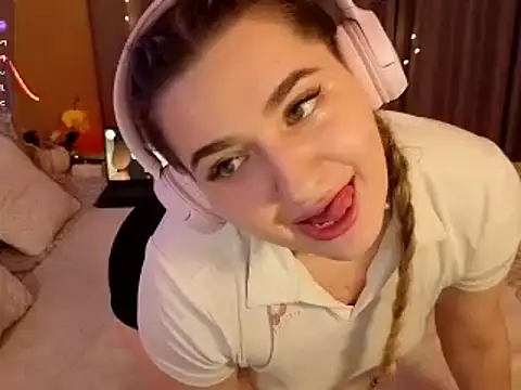 cutieblush online show from 11/28/25, 07:58