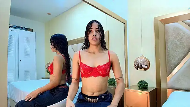 Snapshot of Megan_Siner chatting on 11/05/25, 12:08 Megan Siner online show from 11/05/25, 12:08