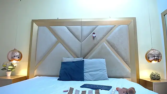 Snapshot of Megan_Siner chatting on 12/18/25, 12:53 Megan Siner online show from 12/18/25, 12:53