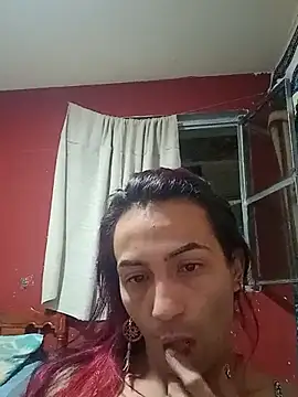 Snapshot of Gisselly_ chatting on 10/12/25, 05:42 Gisselly online show from 10/12/25, 05:42