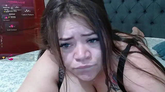 Snapshot of Michellx_hot2 chatting on 10/30/25, 02:47 Michellx hot2 online show from 10/30/25, 02:47