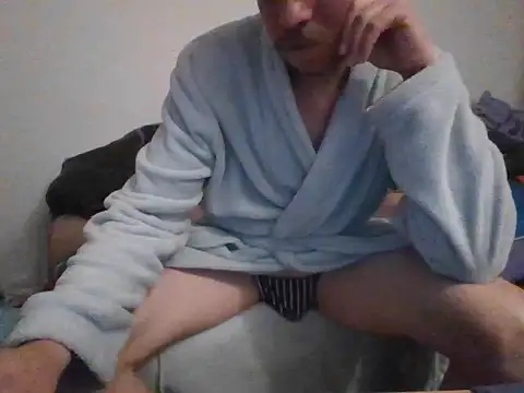 Snapshot of honzinka83 chatting on 10/04/25, 06:42 honzinka83 online show from 10/04/25, 06:42