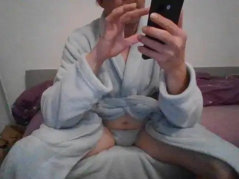 honzinka83 online show from 10/30/25, 04:15