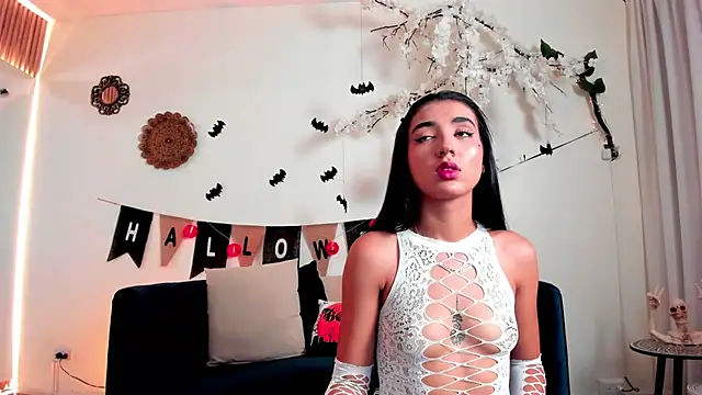 cloe taylor   online show from 10/23/25, 03:38