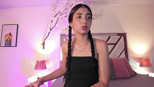 cloe taylor   online show from 11/26/25, 03:06