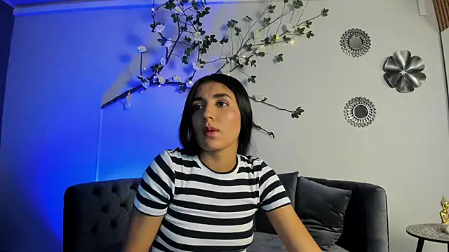 cloe taylor   online show from 11/03/25, 08:01