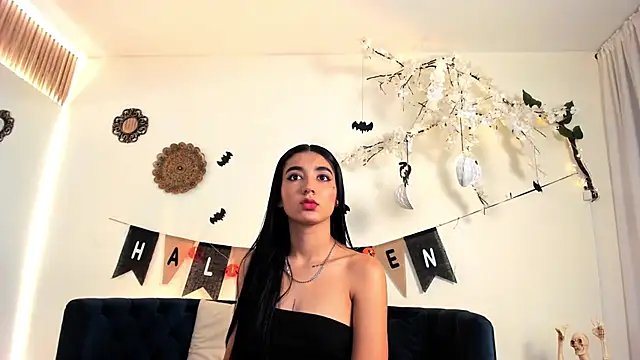 cloe taylor   online show from 10/18/25, 03:41