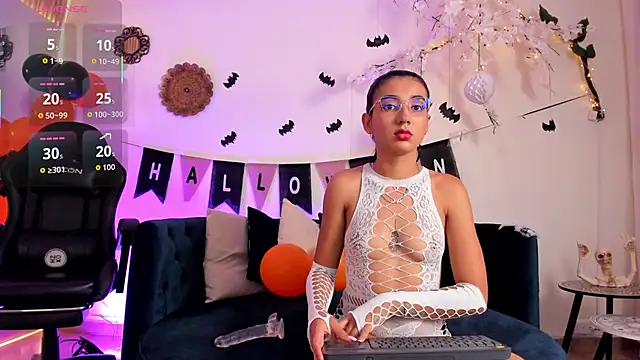 cloe taylor   online show from 10/05/25, 03:41