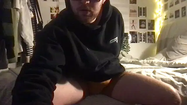 Snapshot of Angus80085 chatting on 03/13/26, 07:08 Angus80085 online show from 03/13/26, 07:08